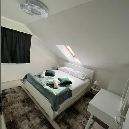 Apartment Puntamika *