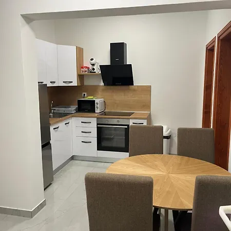 浦恩塔米卡公寓酒店