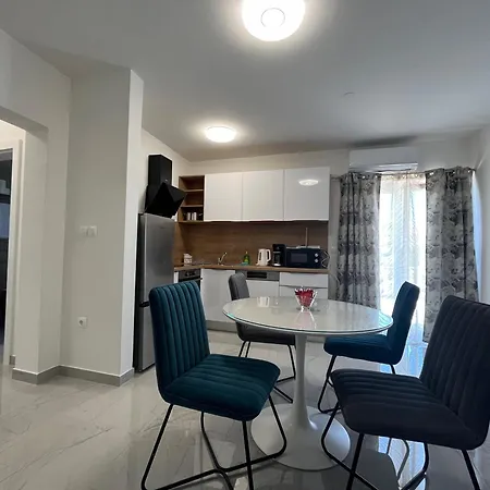 Apartment Puntamika *